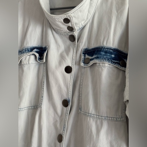Cabi oversized jean jacket. Bleach washed denim jacket size small ‘Drew’ Style - Picture 7 of 16
